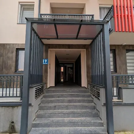 Jela Srebrno Jezero Ostrovo