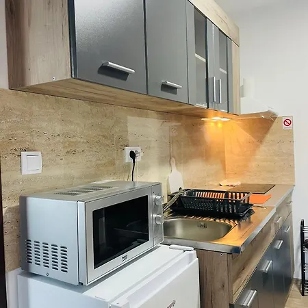 Jela Srebrno Jezero * Ostrovo