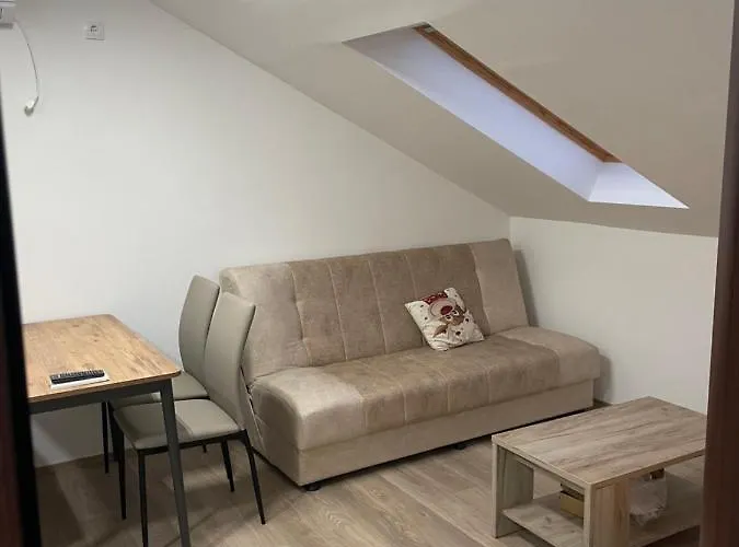 Апартаменты Jela Srebrno Jezero Ostrovo